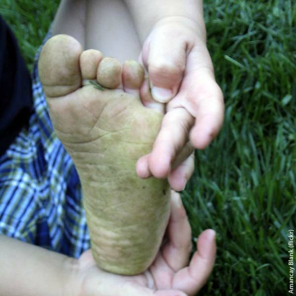 Den ökologischen Fußadbruck mit Kindern entdecken
